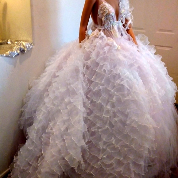 "BELLADONNA Iridescent Lace Ruffle White Wedding Ballgown Set - Picture 10 of 14